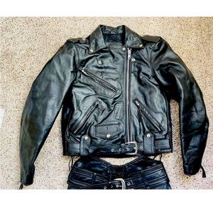 Genuine Harley Davidson ladies leathers size medium. Jacket and Chaps.